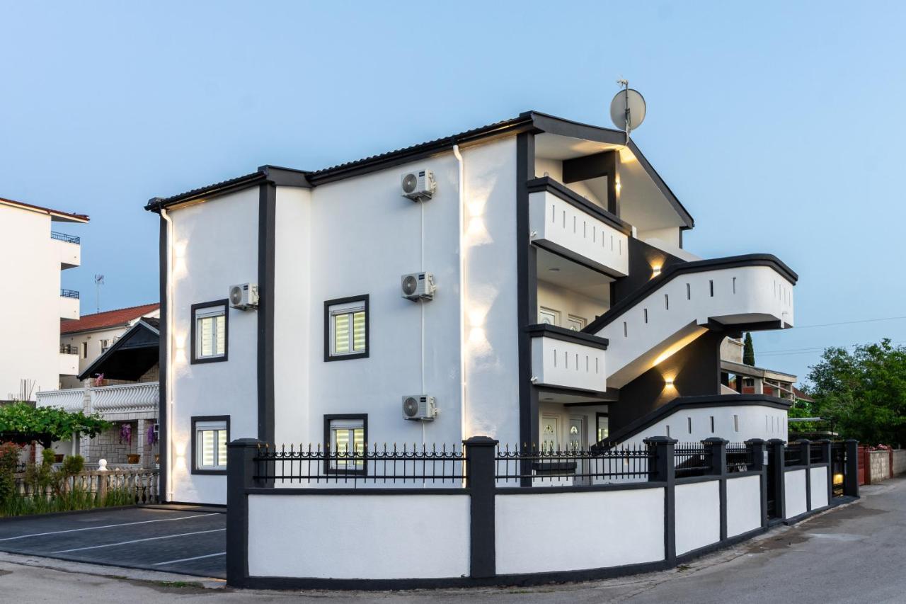 Apart-Hotel Prestige Ulcinj Exterior photo